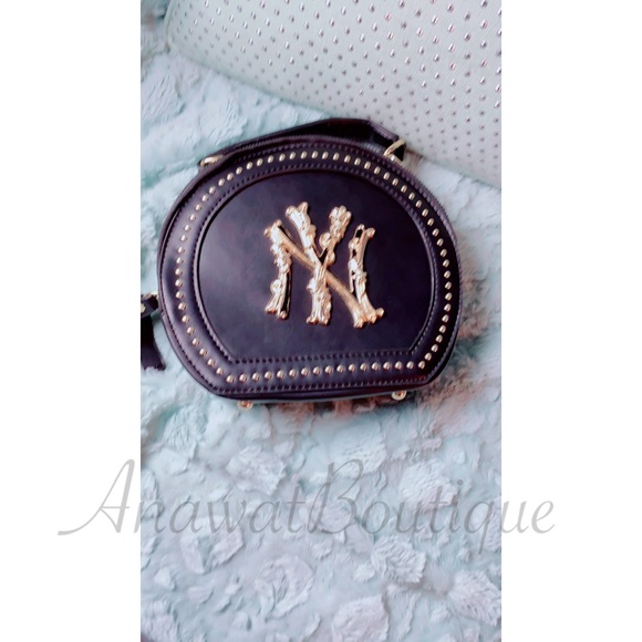 Honey Crossbody Handbag - Picture 4 of 9